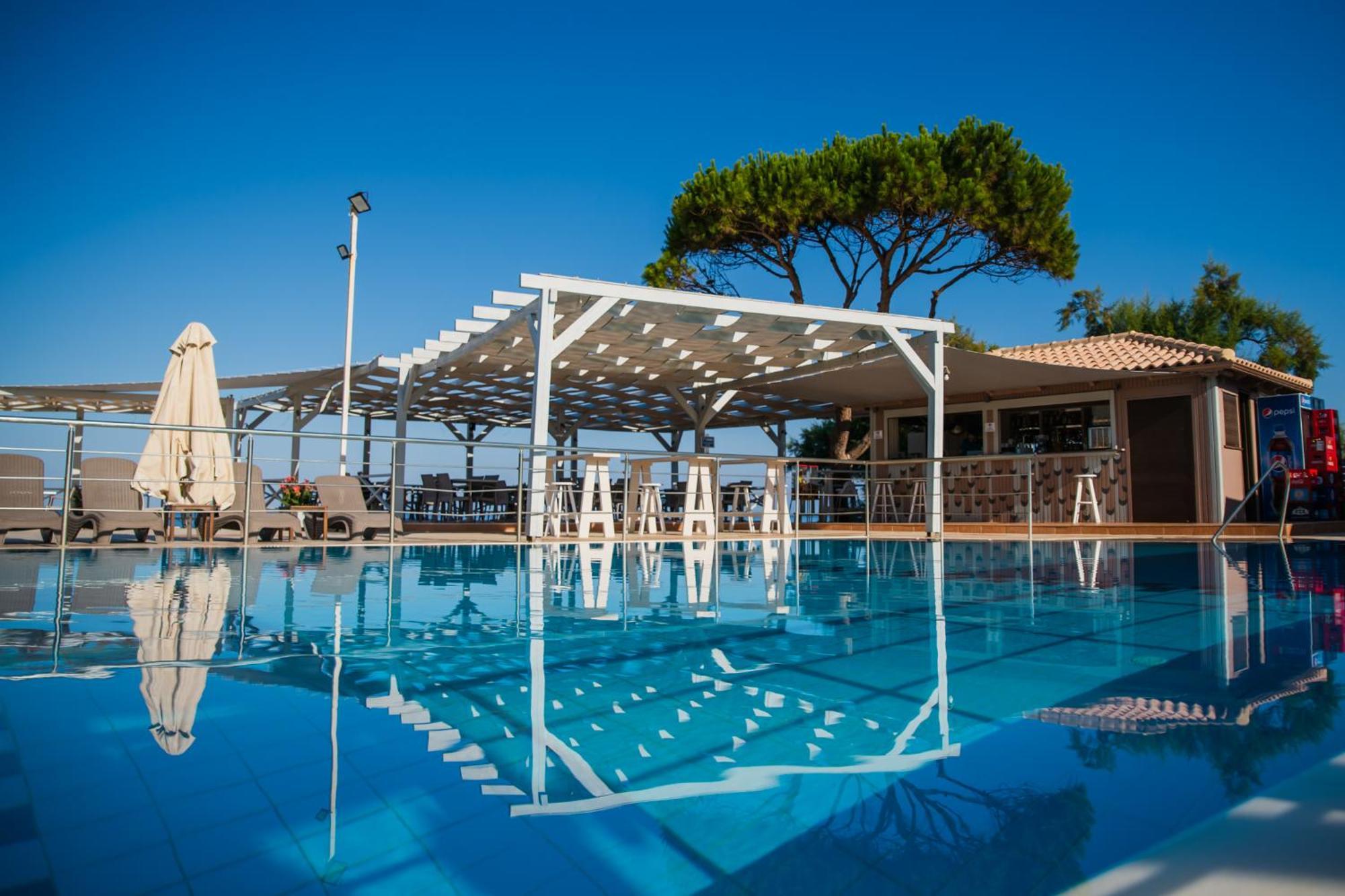 Mesogeios Hotel Marathopoli Exterior foto